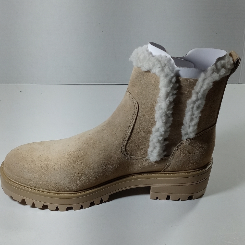Boot - Picture 5 of 11
